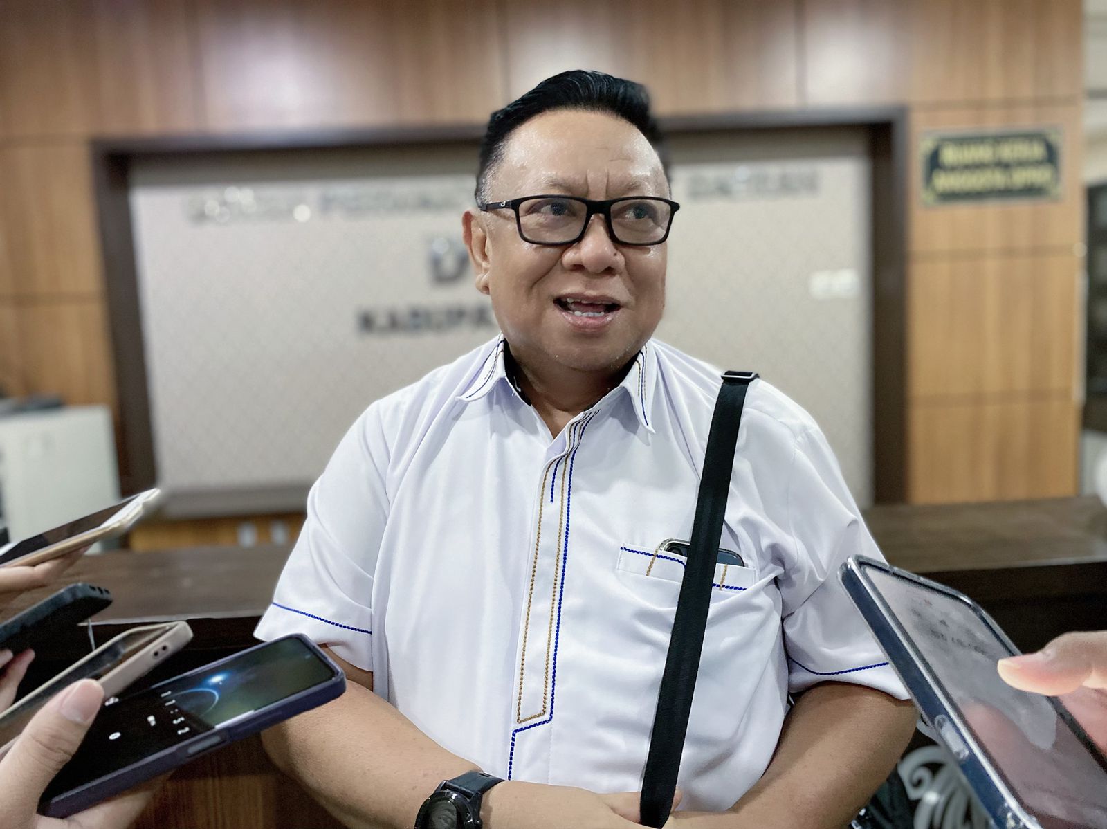 Suriansyah Dorong Rehabilitasi Ruang Rapat, Terutama Ruang Rapat Komisi yang Sudah Sedak