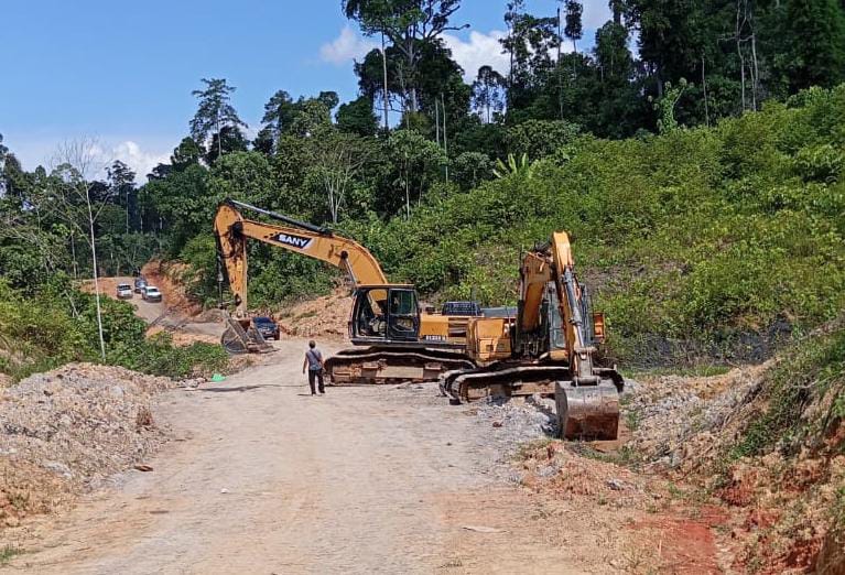 Nekat Menambang Tanpa Izin, Tiga Alat Berat Disita