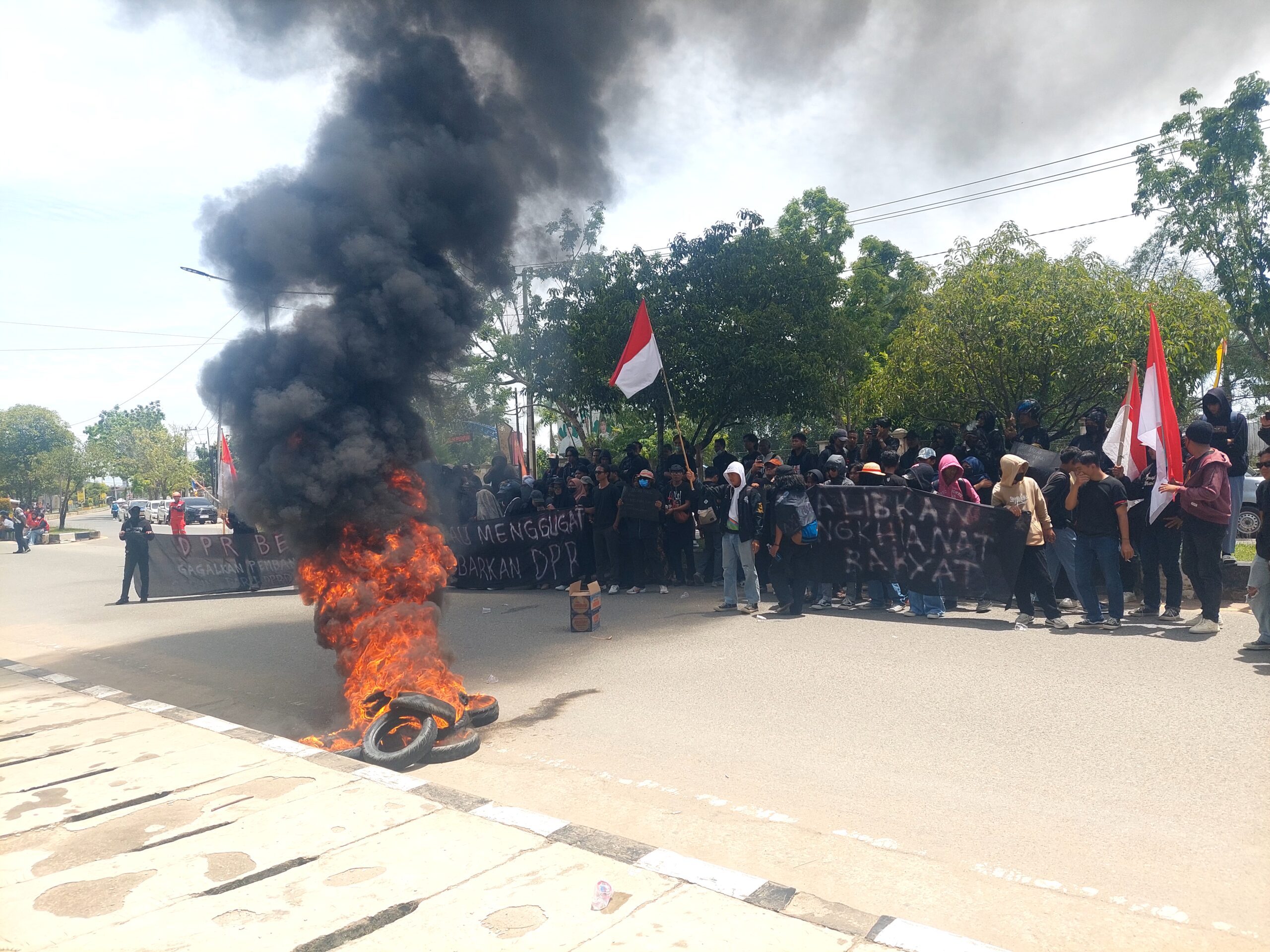 Demo Aliansi Berau Menggugat, DPRD Berau “Dijemur” Pengunjuk Rasa