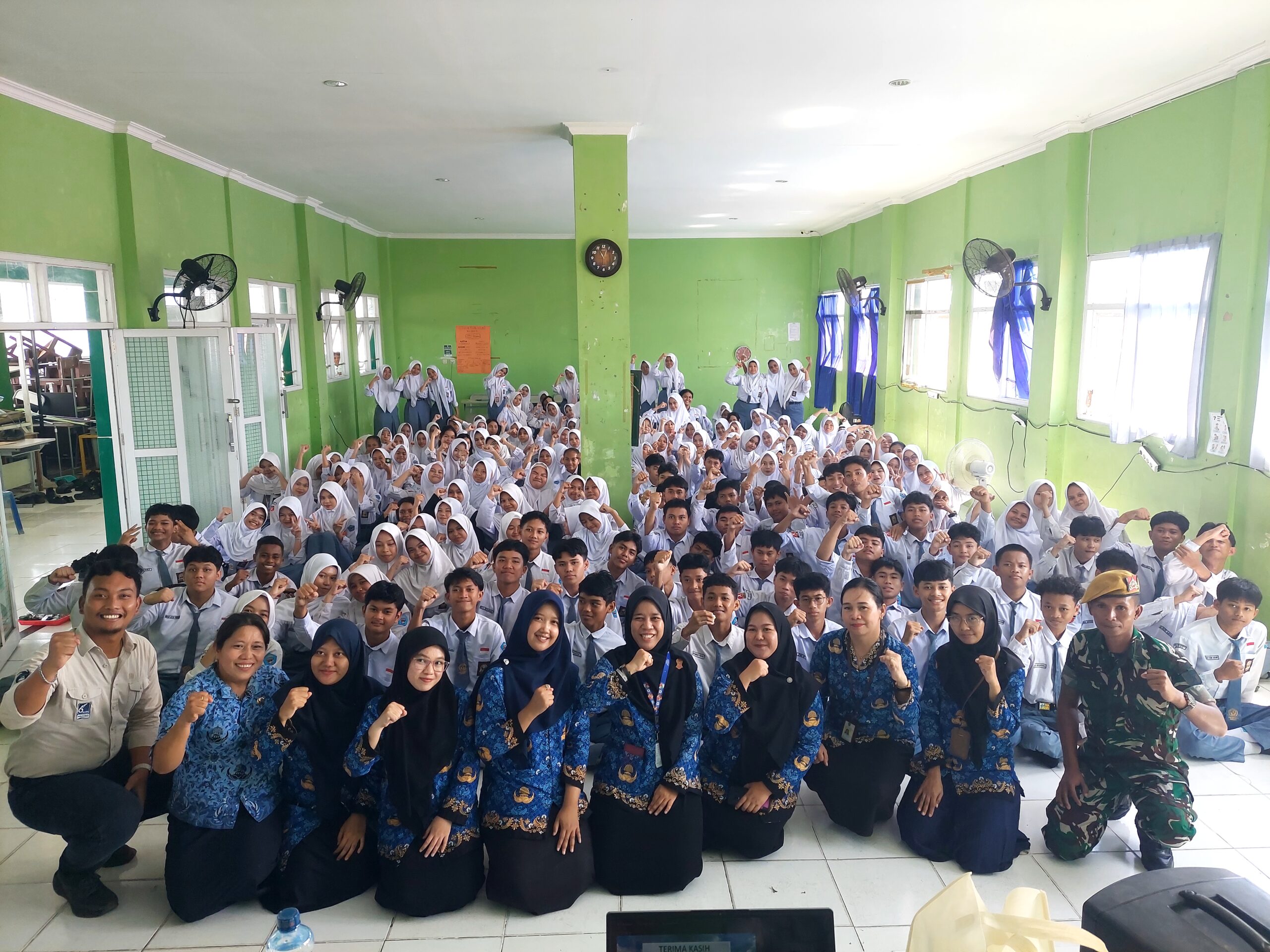 Momentum Hari Pahlawan, PT Pamapersada Sosialisasikan Wawasan Kebangsaan dan Bela Negara untuk Murid Sekolah