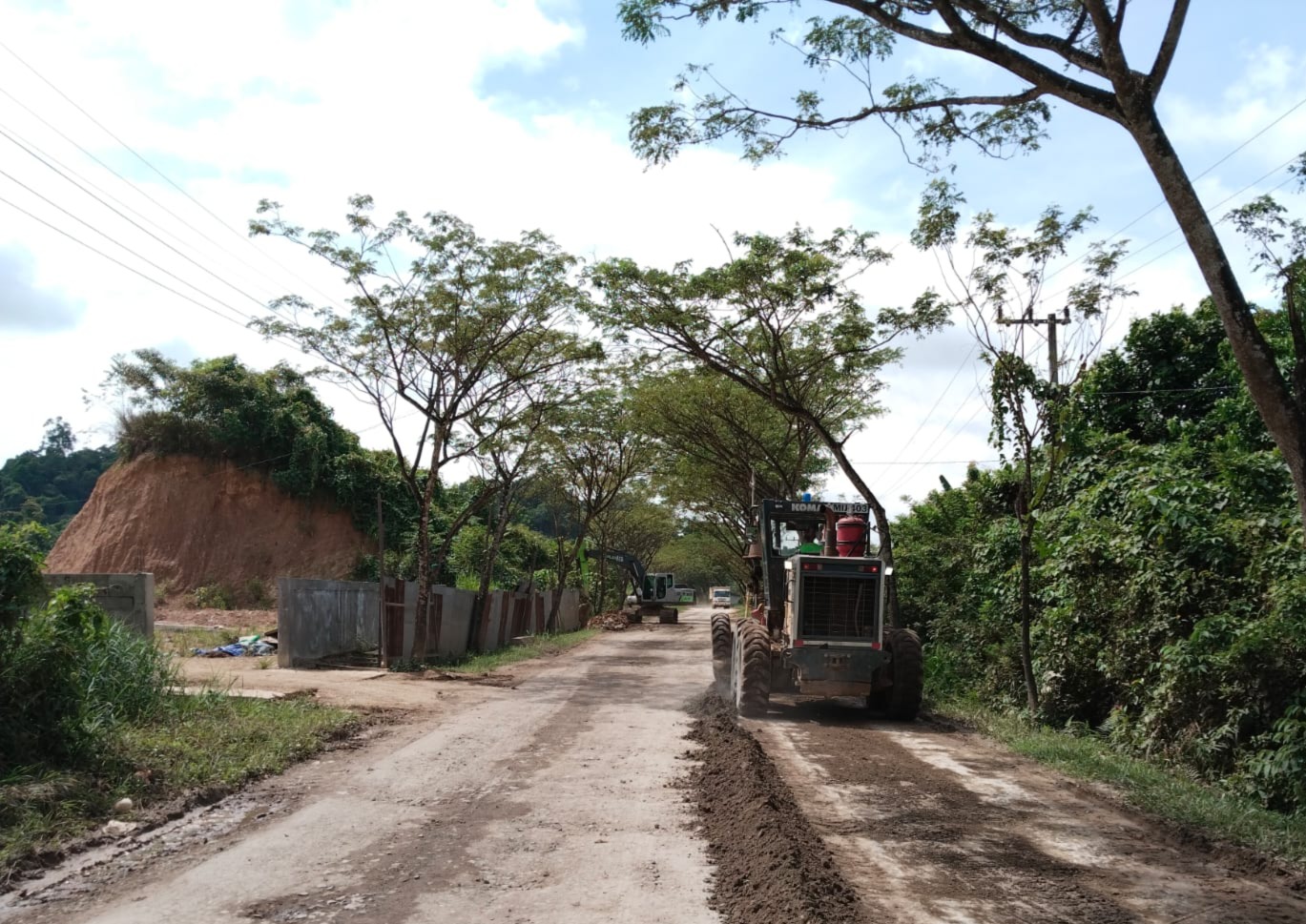 Kolaborasi Pemerintah dan PT Berau Coal Tangani Kerusakan Jalan Poros Gurimbang