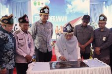 Atasi Darurat Sampah, TPS3R “RUPIAH” Resmi Hadir di Pulau Derawan