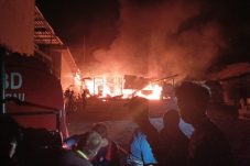 Bangunan Kantor PT Tumbu Surya Terbakar pada Dini Hari