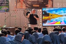 Bangun Mental Tangguh, Wendy Lie Jaya Ajak Siswa SMKN 1 Berau Berwirausaha Sejak Dini