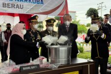 Polres Berau Musnahkan 10 Kg Sabu-Sabu di Momen ke-80 Hari Bhayangkara, Bupati Minta Perketat Jalur Peredaran ke Daerah
