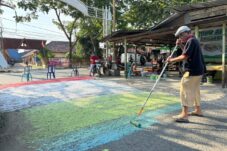 Semarak Sambut HUT ke-81 RI, Warga RT.12 Karang Ambun Warnai Jalan Gang