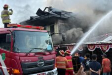 Kebakaran di Milono: Tiga Bangunan Terdampak, Diduga Akibat Korsleting Listrik